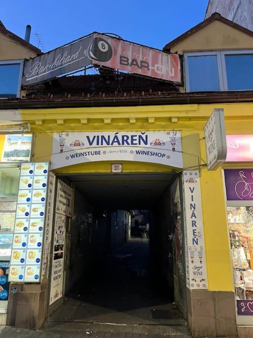 Апартаменты Bada Bing Plaza Братислава Экстерьер фото